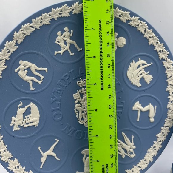 Vintage 1976 Wedgwood Blue Olympiad XXI Olympics Tankard Mug and 1976 plate - Picture 4 of 10